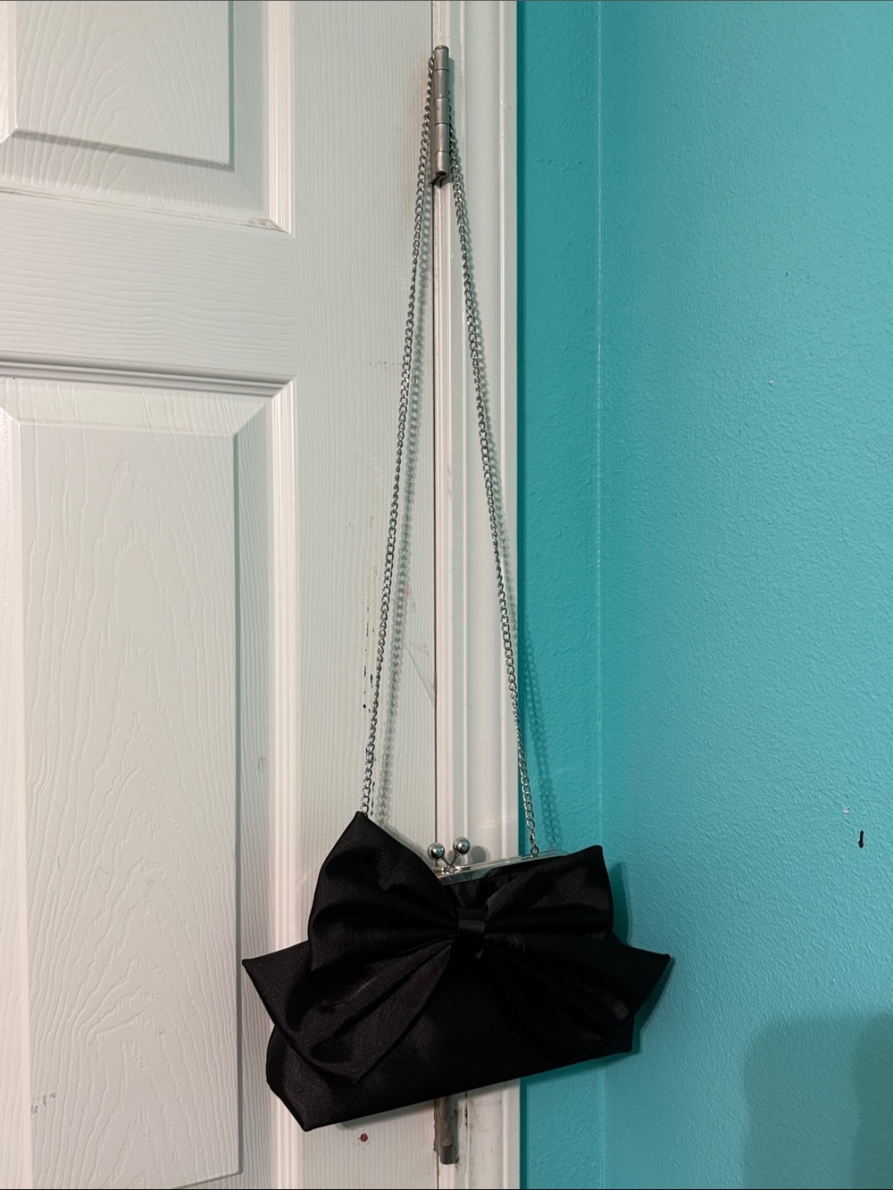 Isaac Mizrahi Black Bow Clutch with Chain Strap